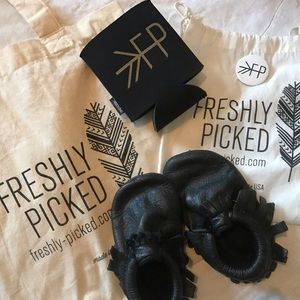 Freshly Picked Ebony Mocc Package